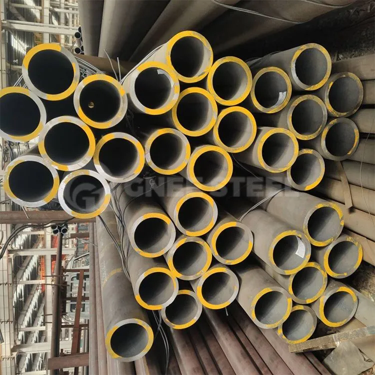 Tsawg kub Carbon Steel Pipes